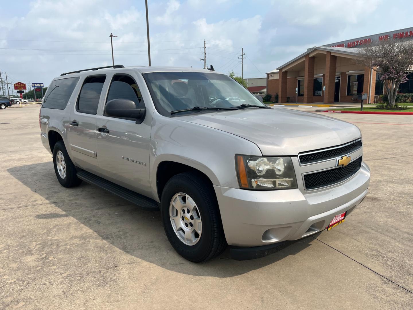 2009 SILVER /TAN Chevrolet Suburban LS 1500 2WD (1GNFC16069J) with an 5.3L V8 OHV 16V FFV engine, 4-Speed Automatic transmission, located at 14700 Tomball Parkway 249, Houston, TX, 77086, (281) 444-2200, 29.928619, -95.504074 - Photo#0